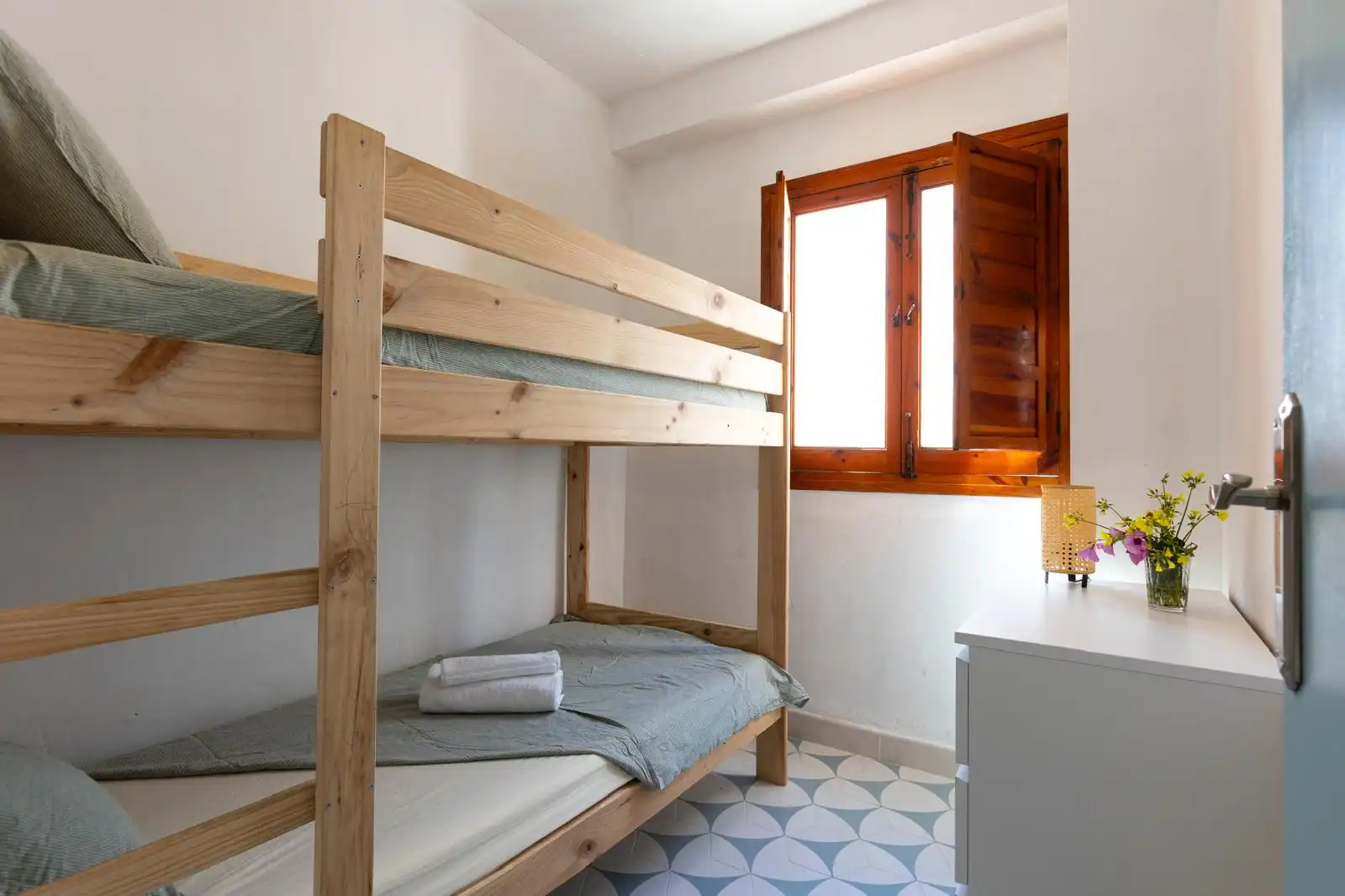 Dormitori de Casa o xalet de lloguer en Salobreña amb Aire condicionat, Terrassa i Moblat