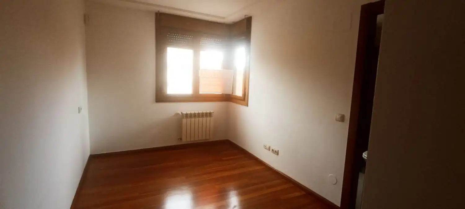 Schlafzimmer von Wohnung zum Verkauf in Gijón  mit Abstellraum