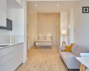 Bedroom of Flat to rent in  Madrid Capital  with Air Conditioner, Heating and Furnished