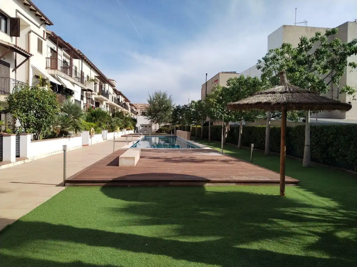 Piscina de Apartament en venda en Sant Jaume d'Enveja amb Moblat, Balcó i Piscina comunitària