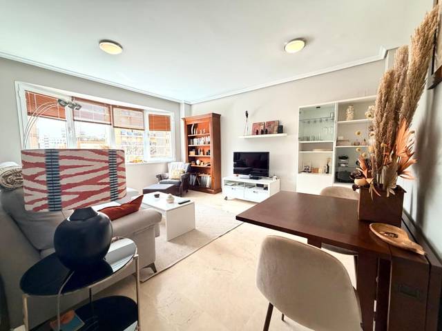 Piso en Alquiler en Calle luis montoto en La Calzada - La Florida