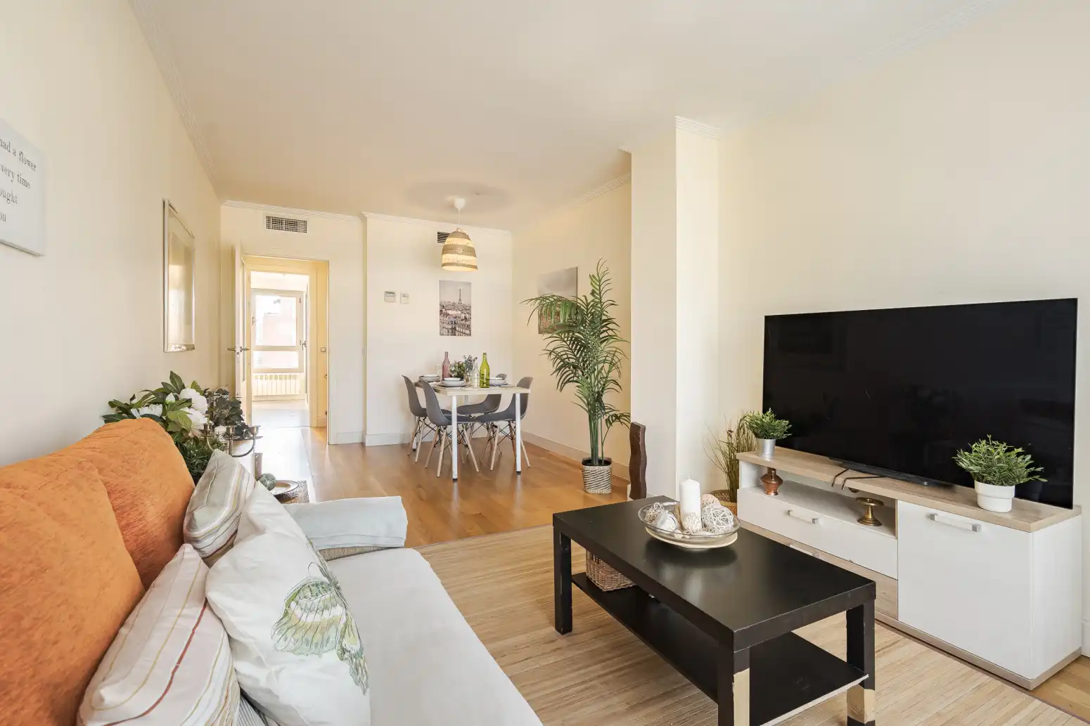 Sala de estar de Piso en venta en Madrid con Aire acondicionado, Calefacción y Jardín privado