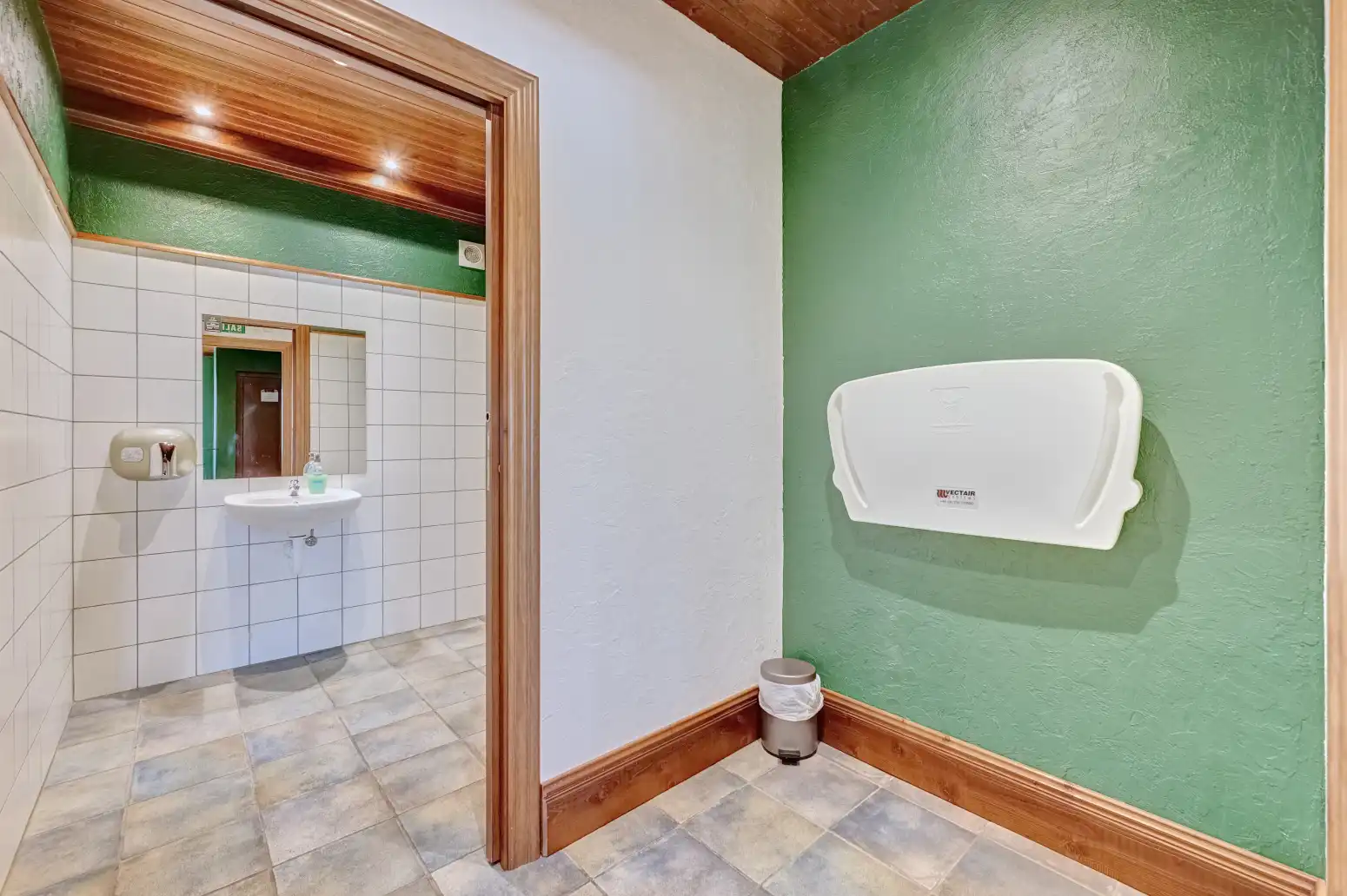 Baño de Local en venta en Galar con Aire acondicionado y Amueblado