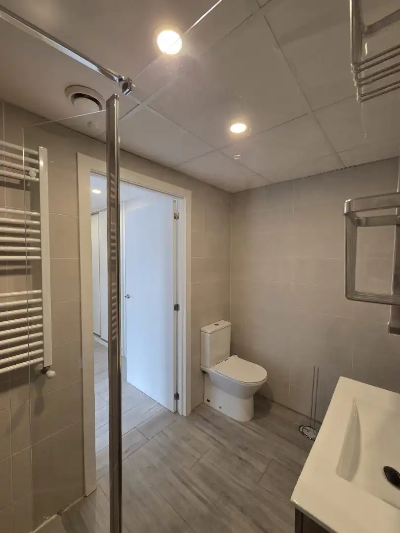 Badezimmer von Wohnungen zum Verkauf in Badajoz mit Klimaanlage, Heizung und Abstellraum