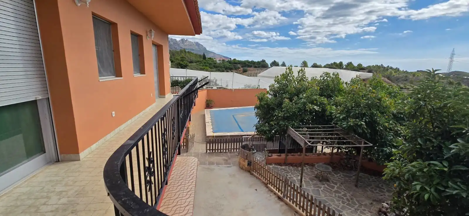 Vista exterior de Casa o chalet en venta en Callosa d'en Sarrià con Aire acondicionado, Terraza y Piscina