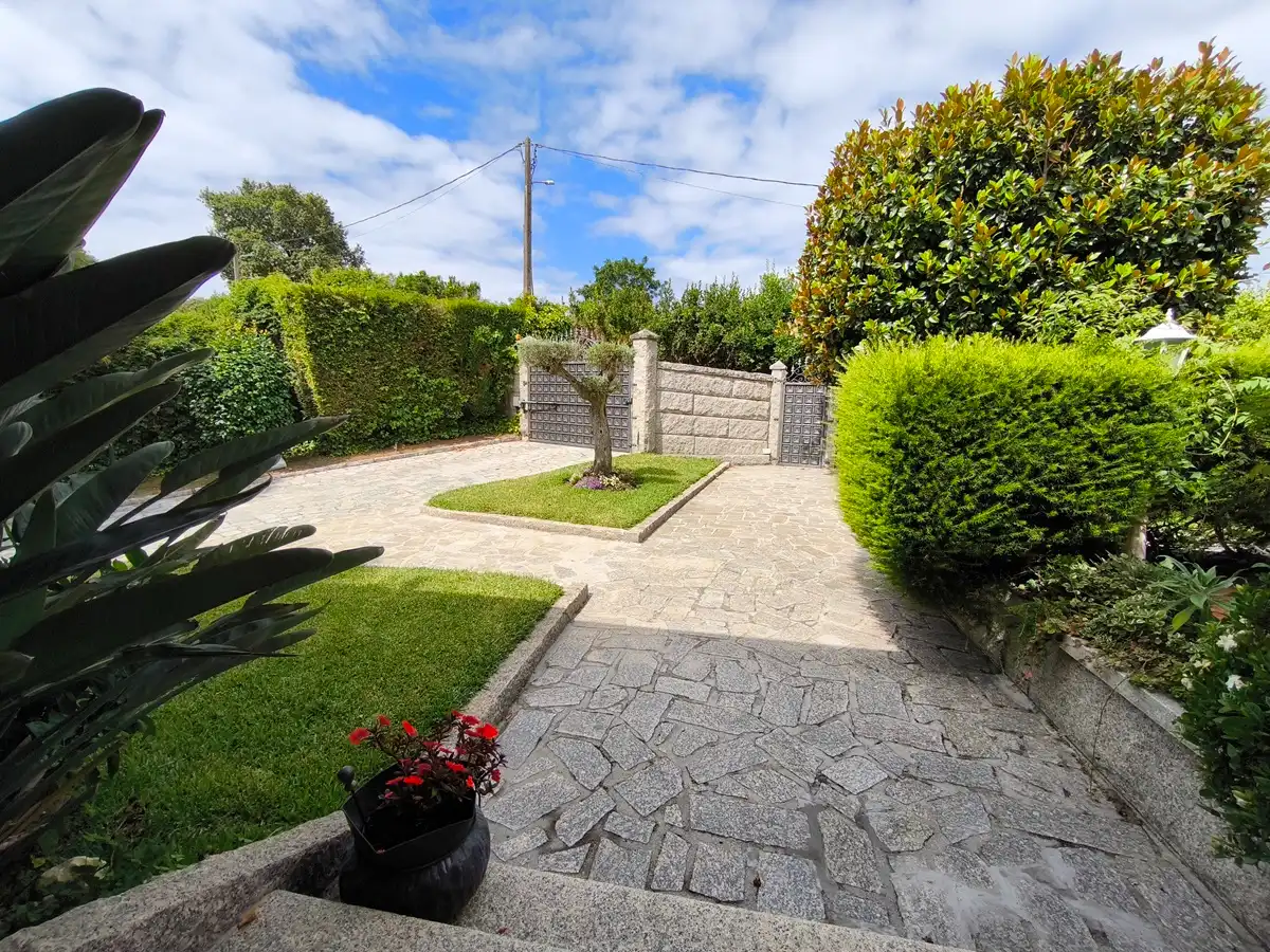 Jardín de Casa o chalet en venta en Vilagarcía de Arousa con Calefacción, Jardín privado y Parquet