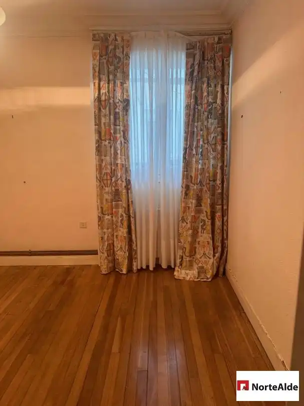 Habitación de Piso en venta en Barakaldo  con Calefacción, Trastero y Balcón