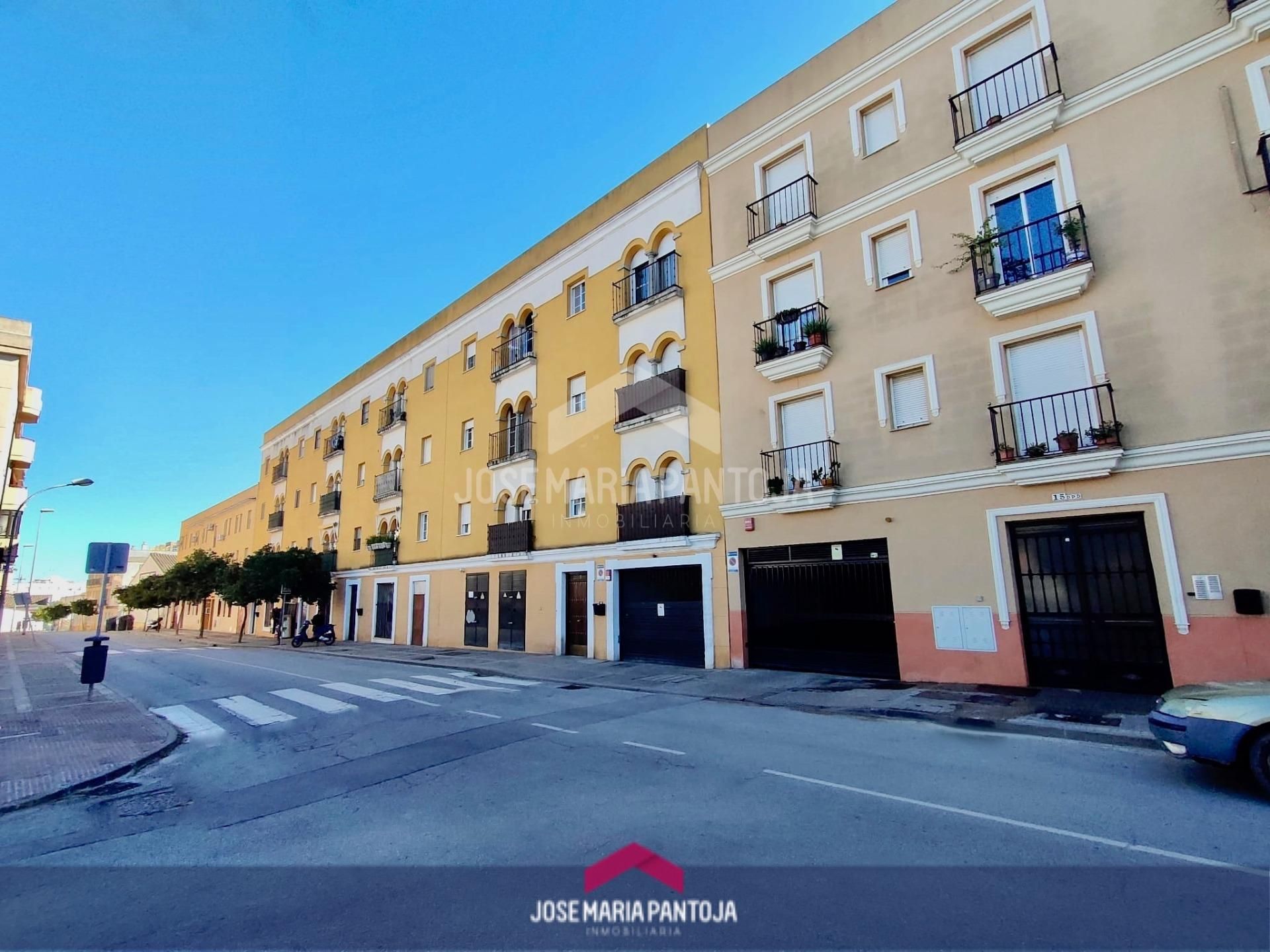 Vista exterior de Pis en venda en Jerez de la Frontera amb Aire condicionat i Traster
