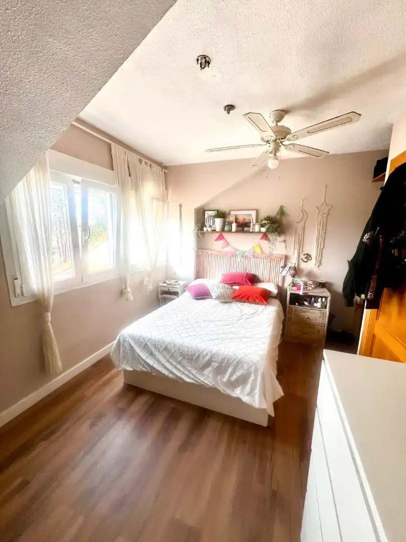 Habitación de Piso de alquiler en Las Rozas de Madrid con Aire acondicionado, Calefacción y Lavadora