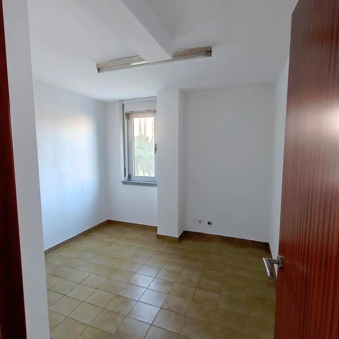Habitación de Oficina de alquiler en A Coruña Capital 