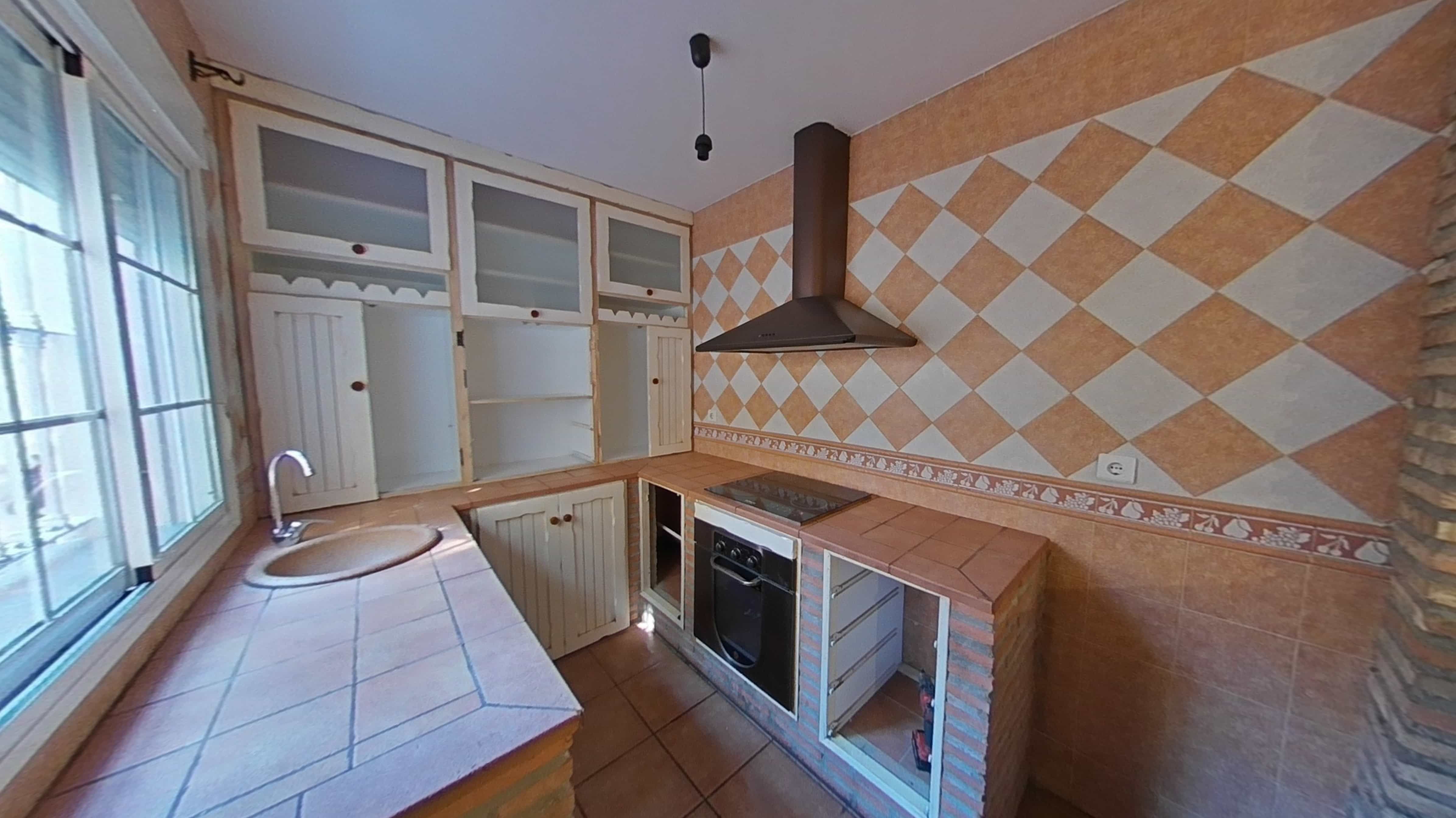 Cuina de Casa adosada en venda en Algeciras amb Terrassa, Traster i Balcó
