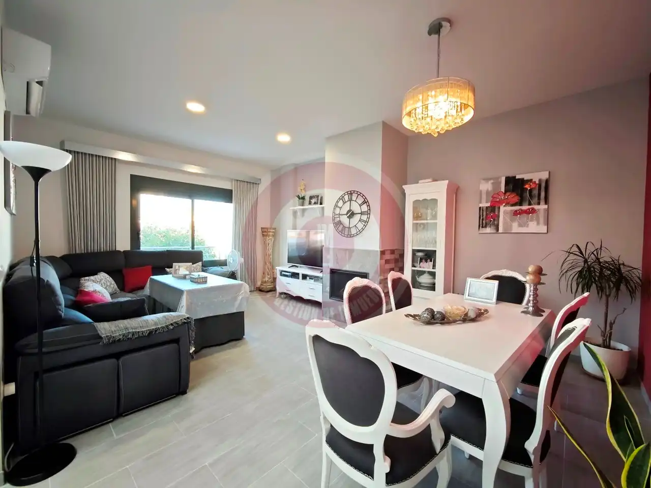 Sala d'estar de Casa o xalet en venda en Vélez-Málaga amb Aire condicionat, Jardí privat i Terrassa