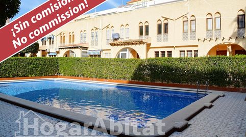 Foto 2 de Casa adosada en venda a Avenida Suiza, Los Europeos, Torrevieja