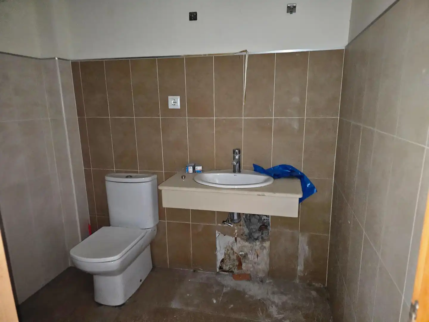 Baño de Local en venta en La Ràpita