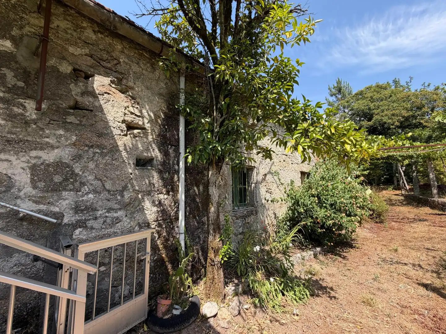 Vista exterior de Casa o xalet en venda en Salvaterra de Miño amb Jardí privat i Parquet