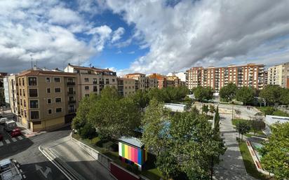 Vista exterior de Pis en venda en Salamanca Capital amb Balcó