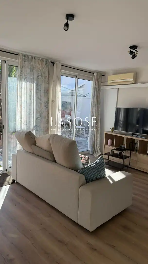 Wohnzimmer von Wohnung zur Miete in Vilanova i la Geltrú mit Klimaanlage, Terrasse und Möbliert