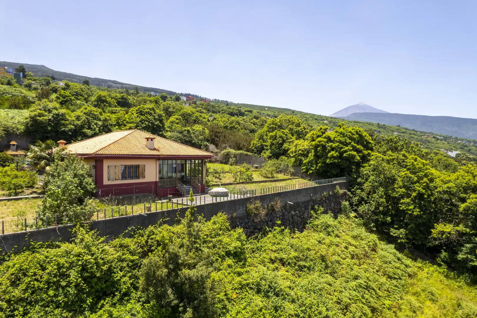 Vista exterior de Casa o xalet en venda en La Orotava amb Calefacció, Jardí privat i Traster