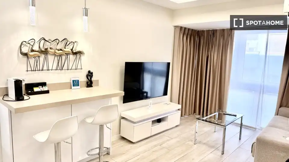 Flat for rent in Castellana