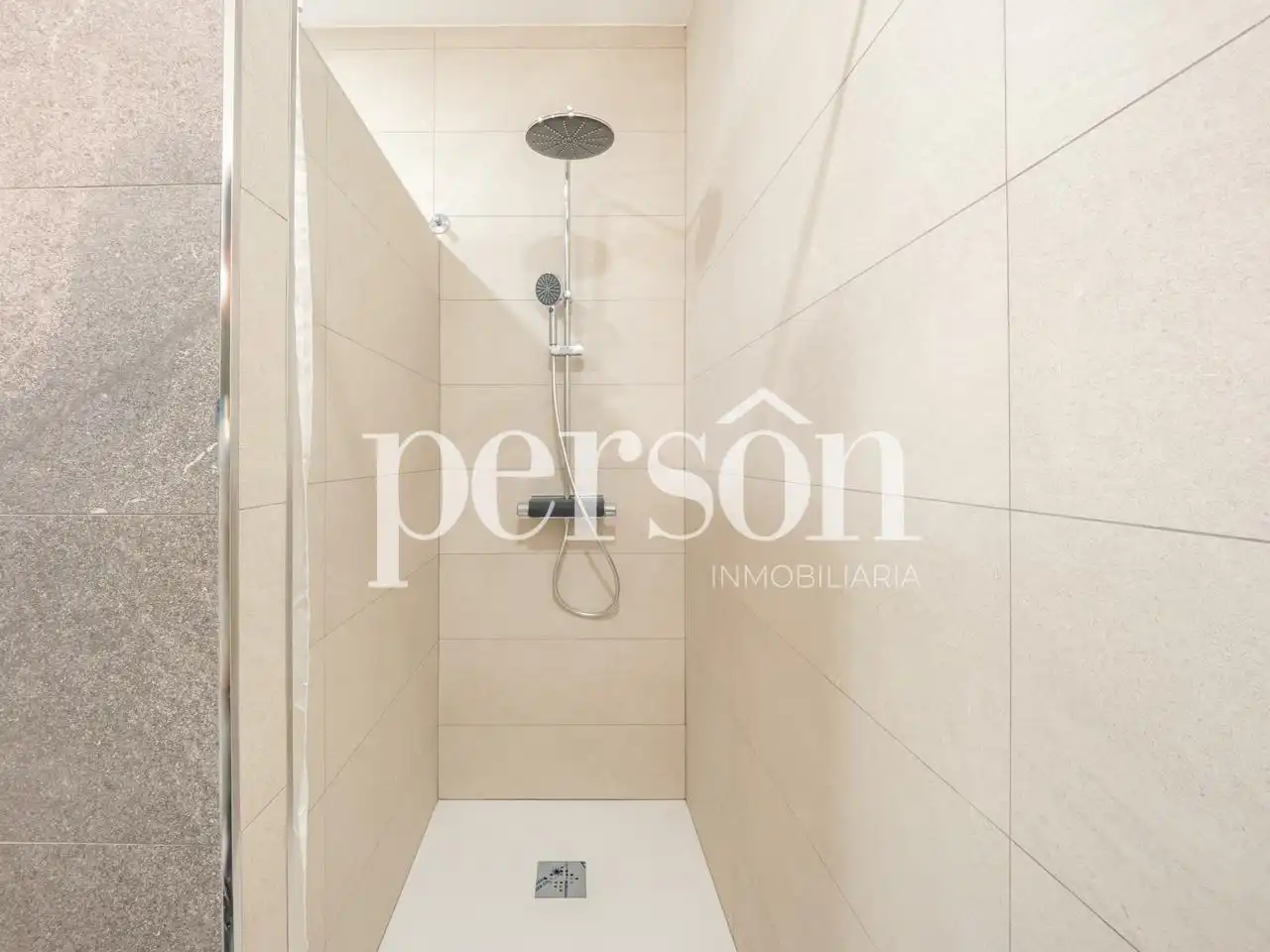 Baño de Piso de alquiler en Valencia con Aire acondicionado, Calefacción y Amueblado