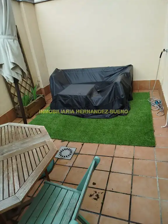 Garden of Study for rent in Salamanca  with Air Conditioner, Heating and Furnished