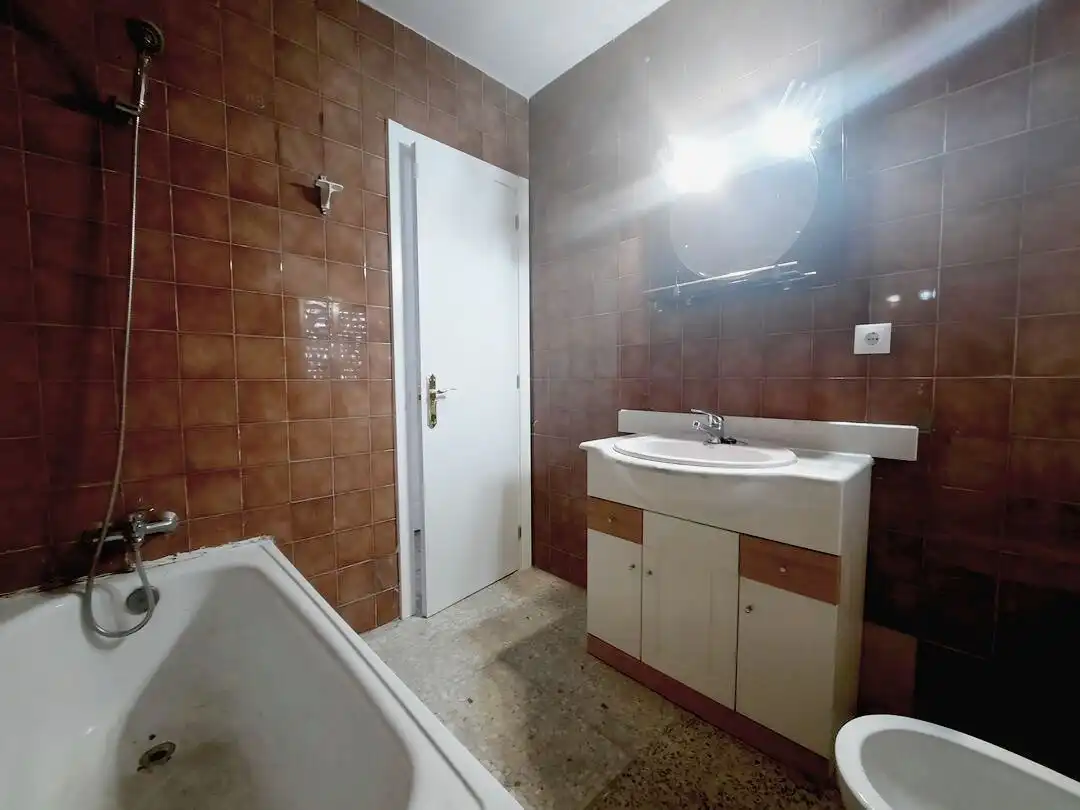Bathroom of Flat for sale in Escalona  with Terrace