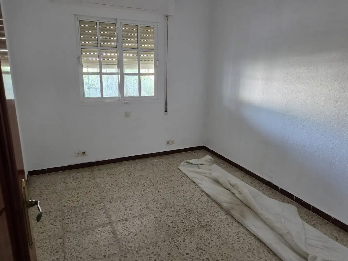 Bedroom of Houses for sale in Algeciras  with Swimming Pool and Furnished