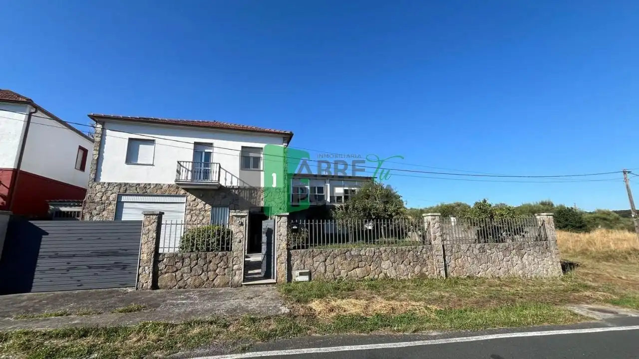 Chalet con jardín en venta en Xunqueira de Ambía, imagen 2
