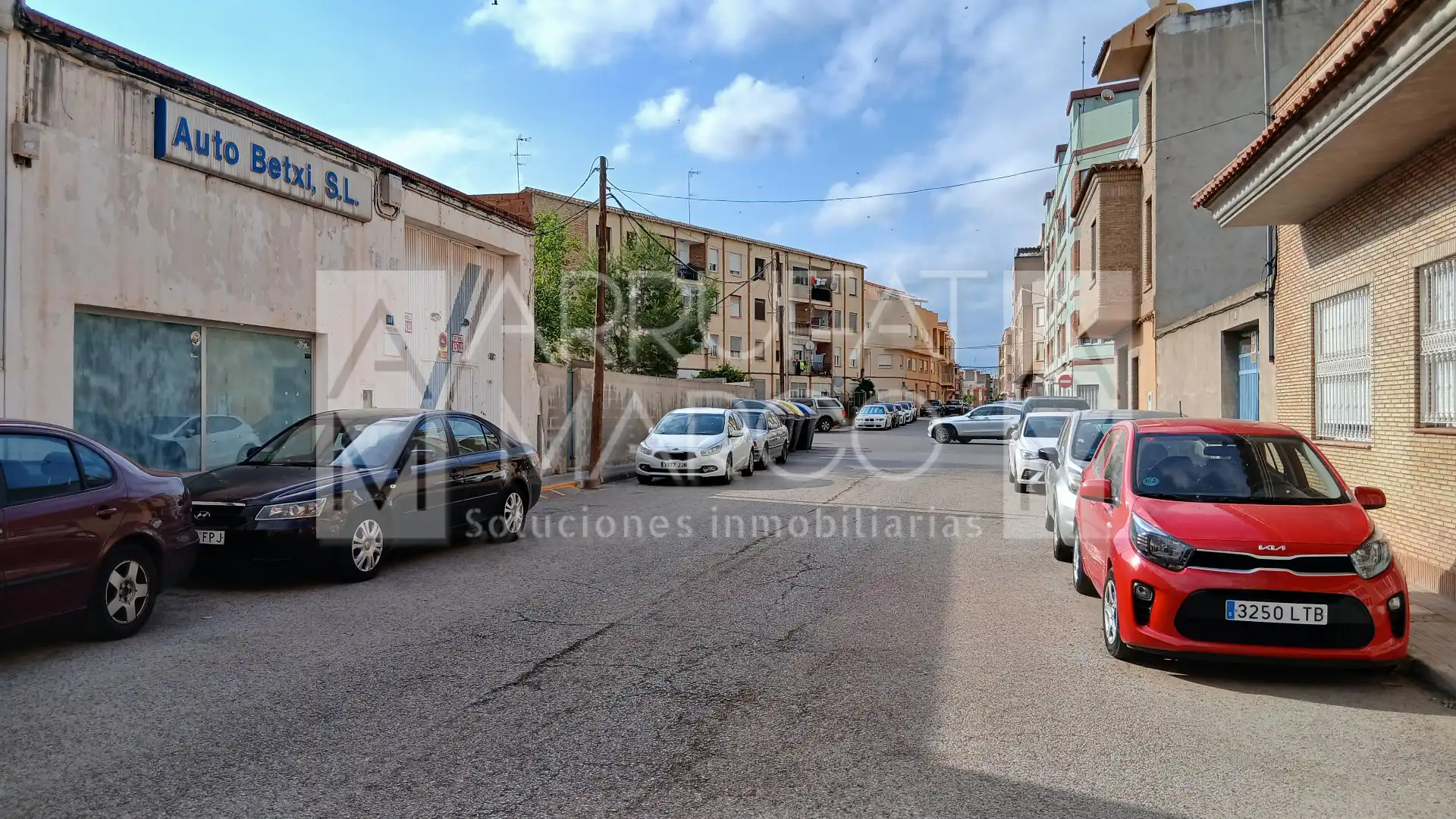 Parkplatz von Fabrikhallen zur Miete in Betxí