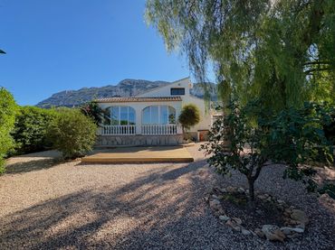 Haus mit Pool zum Verkauf in El Montgó