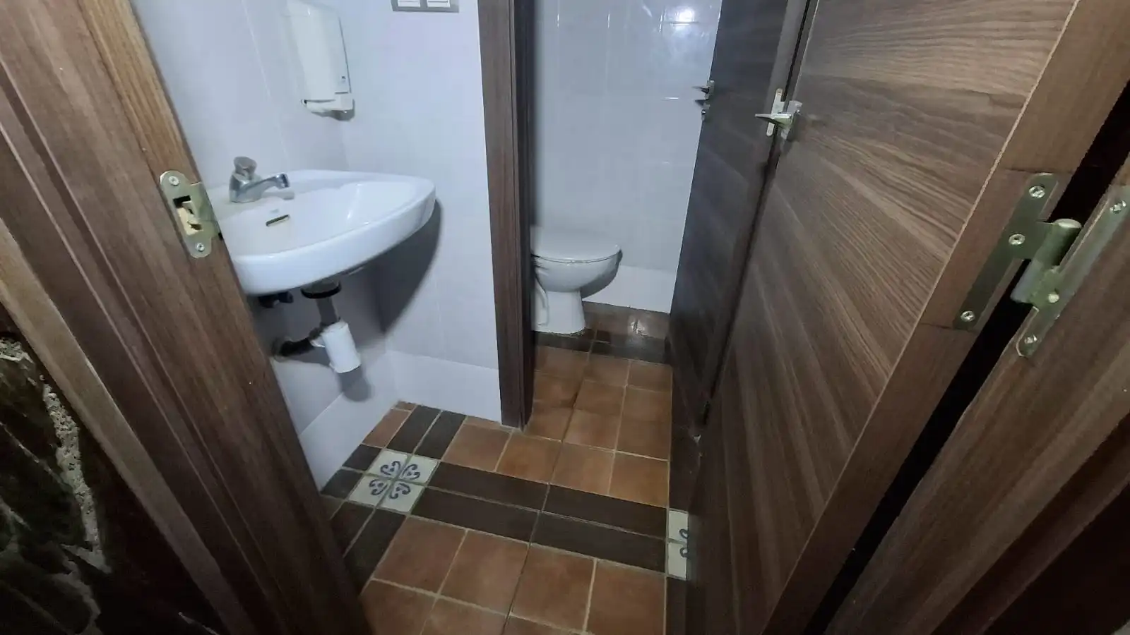 Bany de Local en venda en Nord-oest