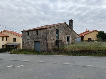 Casa amb jardí en venda a Coirós