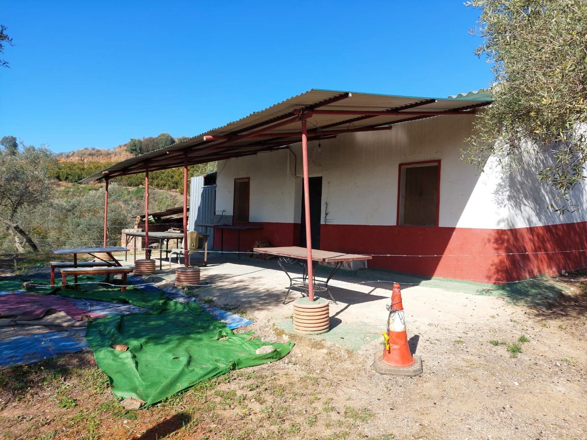 Vista exterior de Pis en venda en Lora del Río amb Piscina