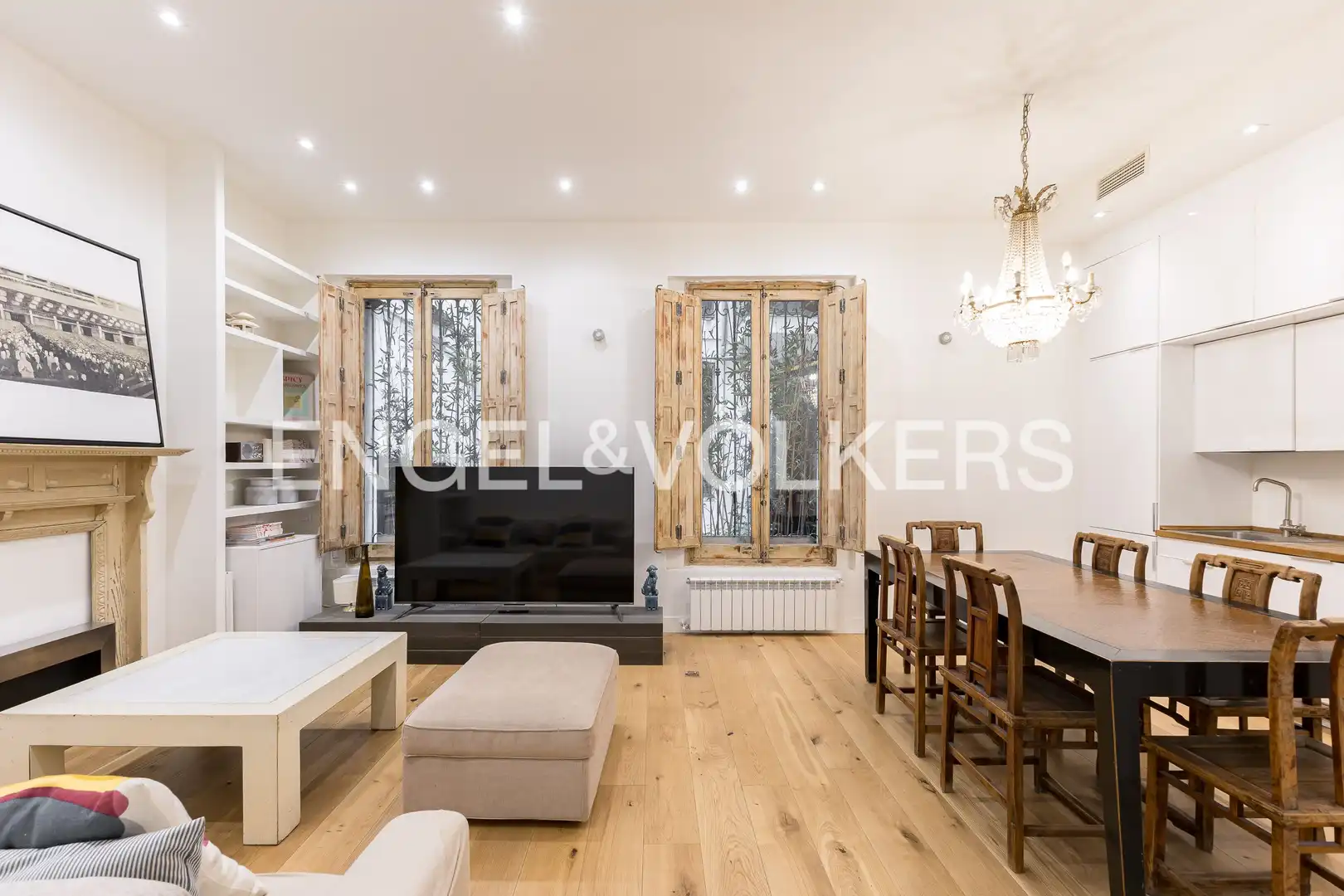 Living room of Flat for sale in  Madrid Capital  with Air Conditioner and Heating