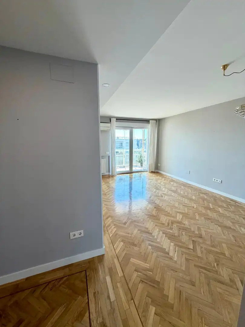 Sala d'estar de Pis en venda en Madrid amb Aire condicionat, Calefacció i Jardí privat