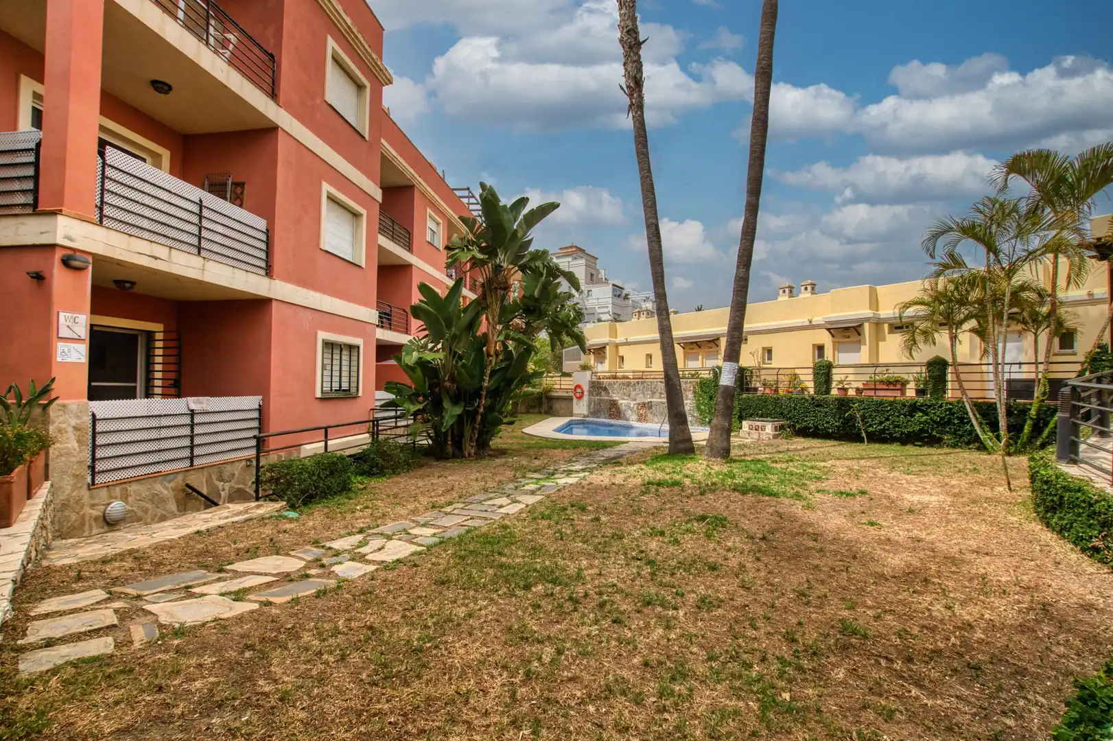 Vista exterior de Apartamento en venta en Rincón de la Victoria