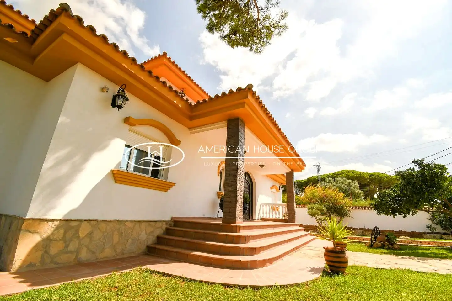 Exterior view of Houses for sale in Chiclana de la Frontera  with Air Conditioner, Heating and Private garden