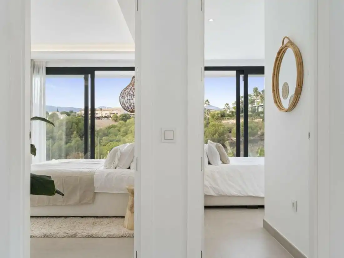 Dormitori de Casa o xalet de lloguer en Estepona amb Aire condicionat, Jardí privat i Terrassa