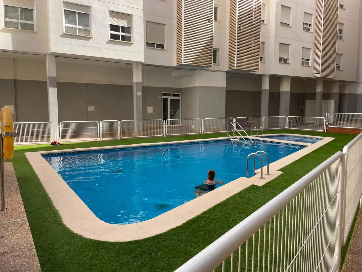 Piscina de Pis en venda en Alicante / Alacant amb Terrassa, Traster i Piscina comunitària
