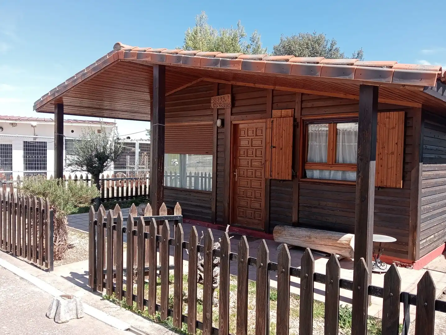 Außenansicht von Country house zum Verkauf in Carabaña