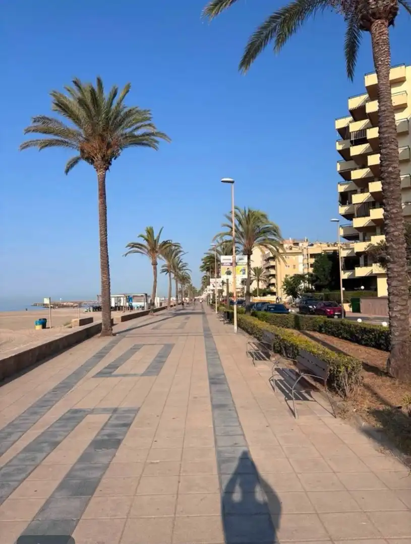 Vista exterior de Casa o xalet en venda en Cunit amb Calefacció, Jardí privat i Terrassa