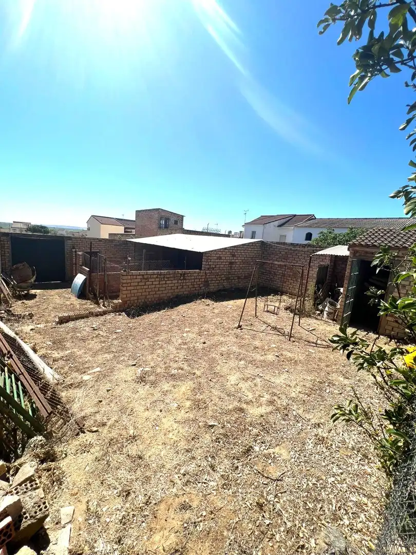 Chalet con piscina en venta en Gerena, imagen 6