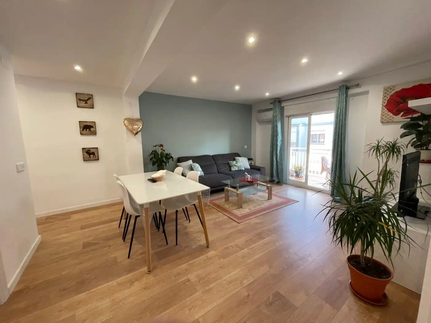 Flat for rent in Calle SANTA TERESA, La Constitución - Canaleta