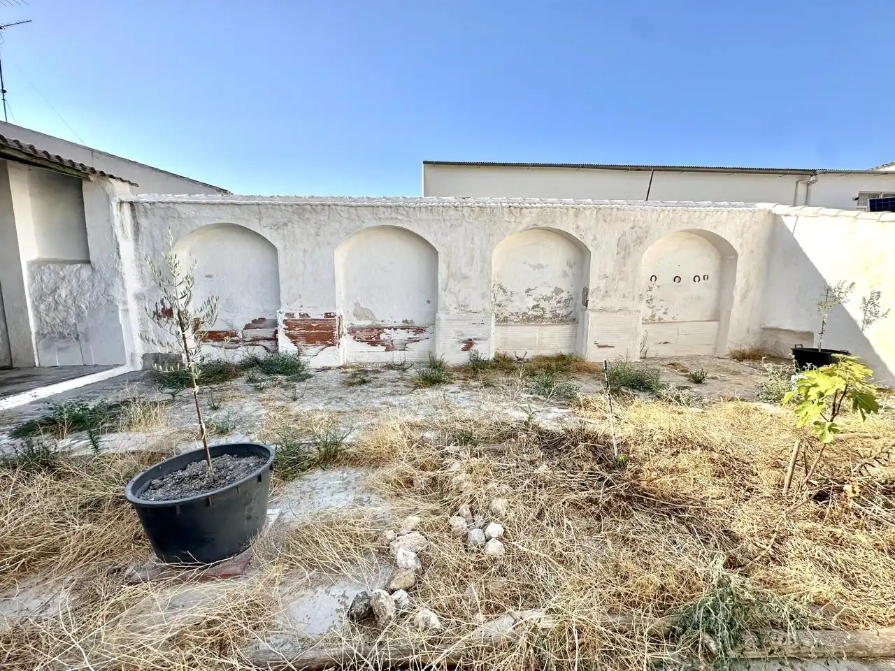 Vista exterior de Casa o xalet en venda en Sierra de Yeguas amb Jardí privat
