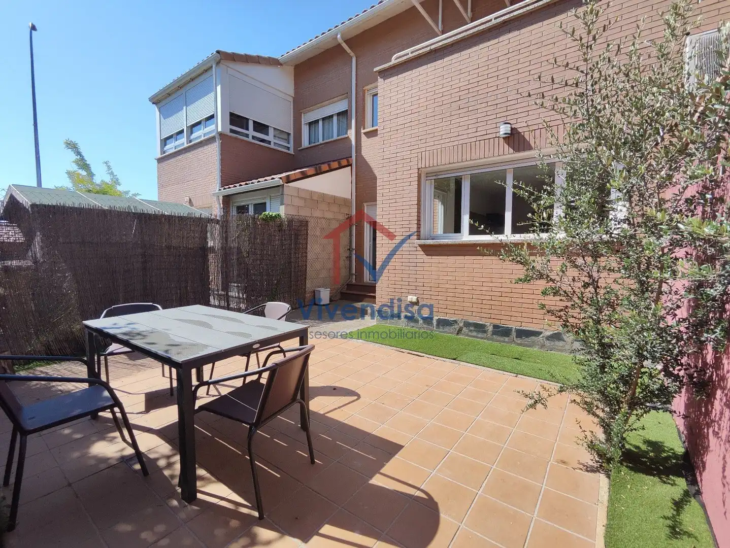 Terrasse von Einfamilien-Reihenhaus zur Miete in Torija mit Heizung, Privatgarten und Terrasse