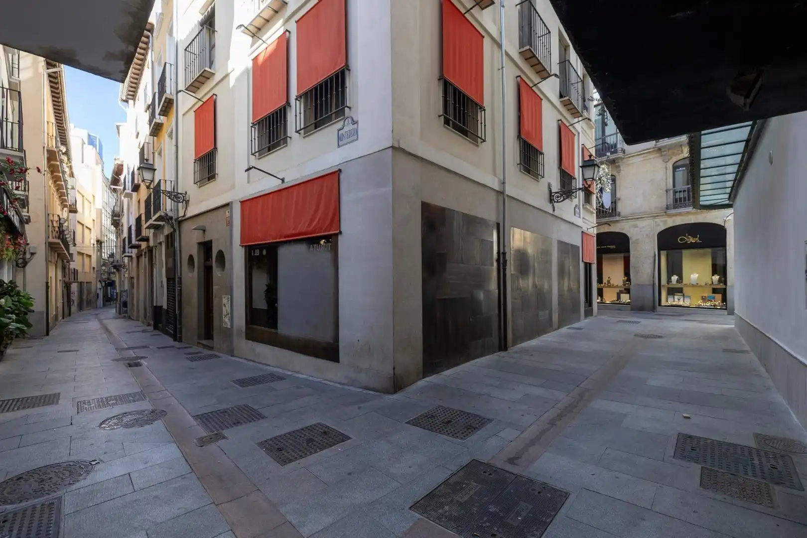 Business premises for sale in Reyes Católicos, imagen 2