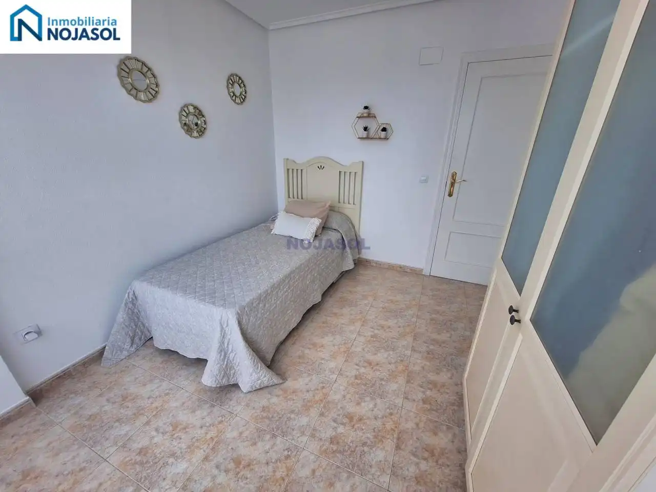 Schlafzimmer von Wohnungen zur Miete in Noja mit Heizung, Parkett und Terrasse