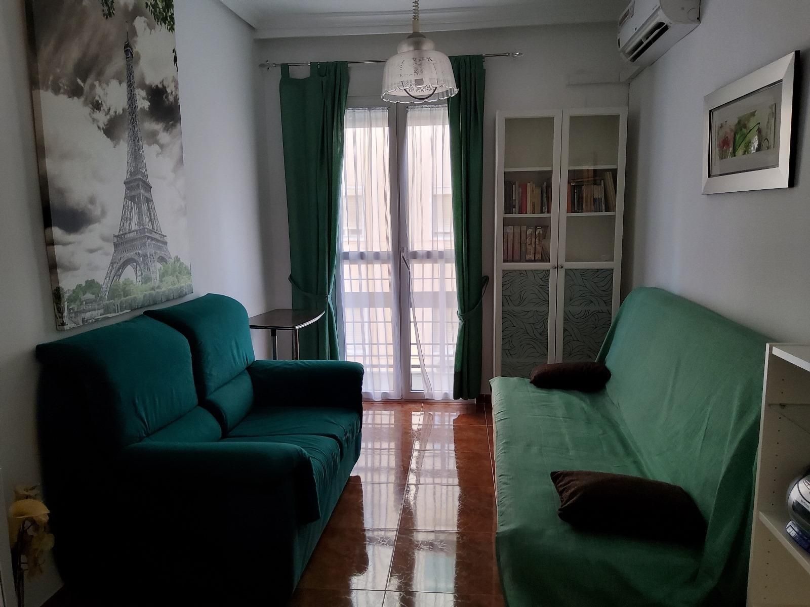 Sala d'estar de Pis de lloguer en  Sevilla Capital amb Aire condicionat, Calefacció i Terrassa