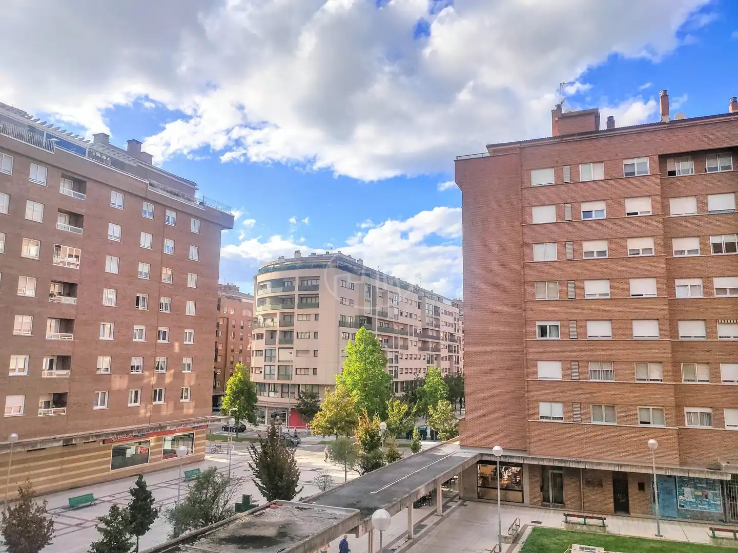 Piso de alquiler en Calle de Irunlarrea, Mendebaldea - Ermitagaña