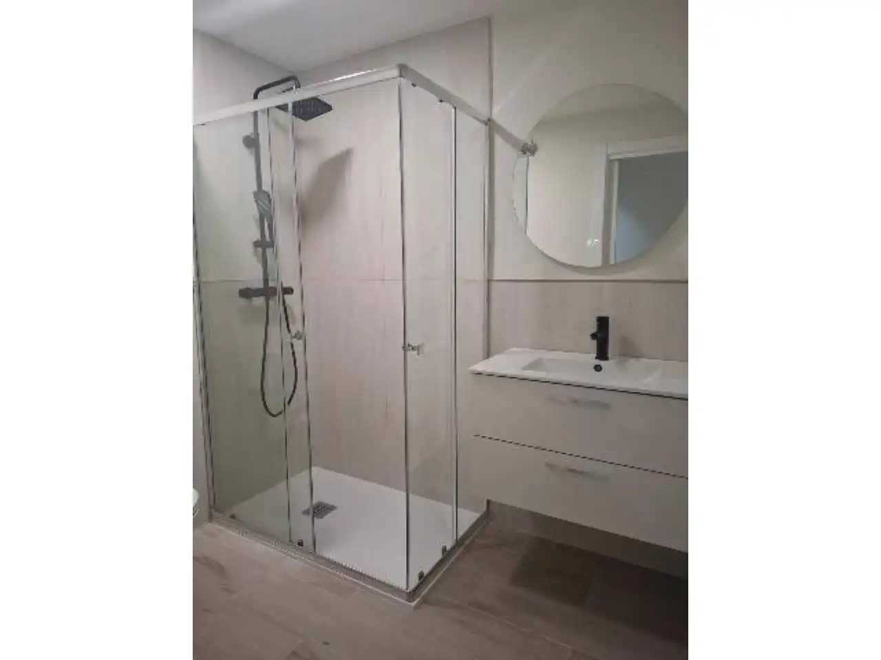 Baño de Piso en venta en Santa Coloma de Gramenet con Parquet